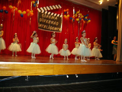 Espetáculo de dança Verônica Ohana. Patrocínio do Cineplaneta